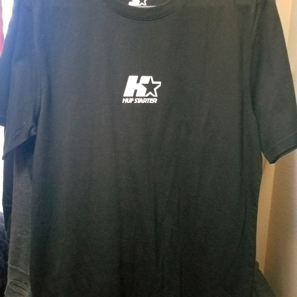 HUF t-shirt